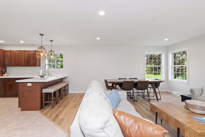 Harbor School House - Private Home, Great Outdoor Space, 5 Minute Walk Downtown - Egg Harbor, WI