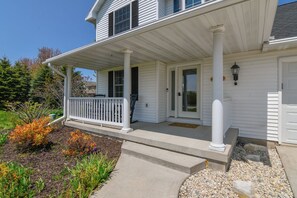 Exterior detail - Harbor School House - Private home, great outdoor space, 5 minute walk downtown (Egg Harbor)