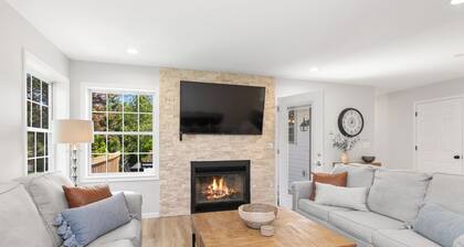 Harbor School House - Private home, great outdoor space, 5 minute walk downtown