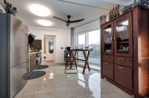 Fridge, oven, stovetop, dishwasher - Holiday apartment modernly furnished for up to 6 people (Njivice)