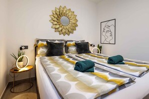 3 habitaciones, tabla de planchar con plancha y internet 