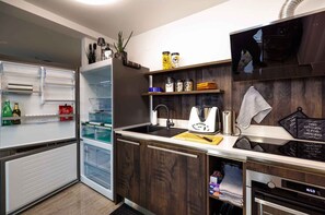 Fridge, oven, stovetop, dishwasher - Holiday apartment modernly furnished for up to 6 people (Njivice)