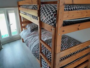 3 chambres, fer et planche à repasser, Wi-Fi