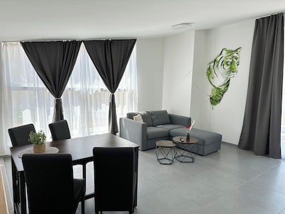 อพาร์ทเมนต์ Grazora Living