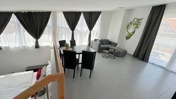 Superior Studio Suite | Living area