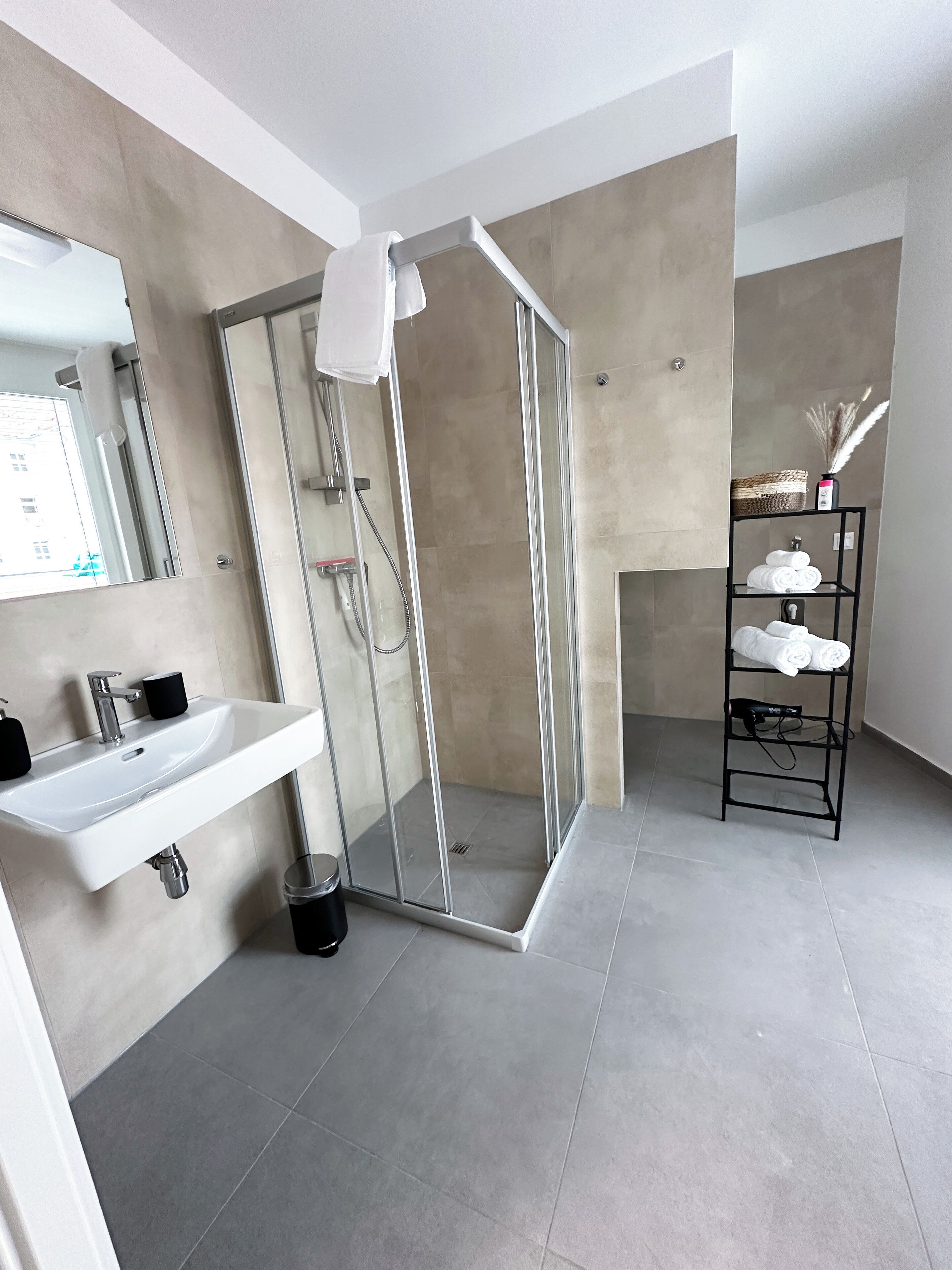 Superior-Suite | Badezimmer | Dusche, Haartrockner, Fußbodenheizung (Badezimmer), Handtücher