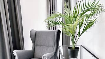 Habitación doble superior, balcón, vistas al complejo turístico | 1 dormitorio, ropa de cama de alta calidad, colchones viscoelásticos