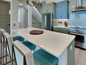 Private kitchen - Breezy Beach by Resort Collection (Panama City Beach)