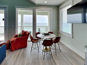 House, Multiple Beds, Pool Access, Ocean View (Breezy Beach) | Dining