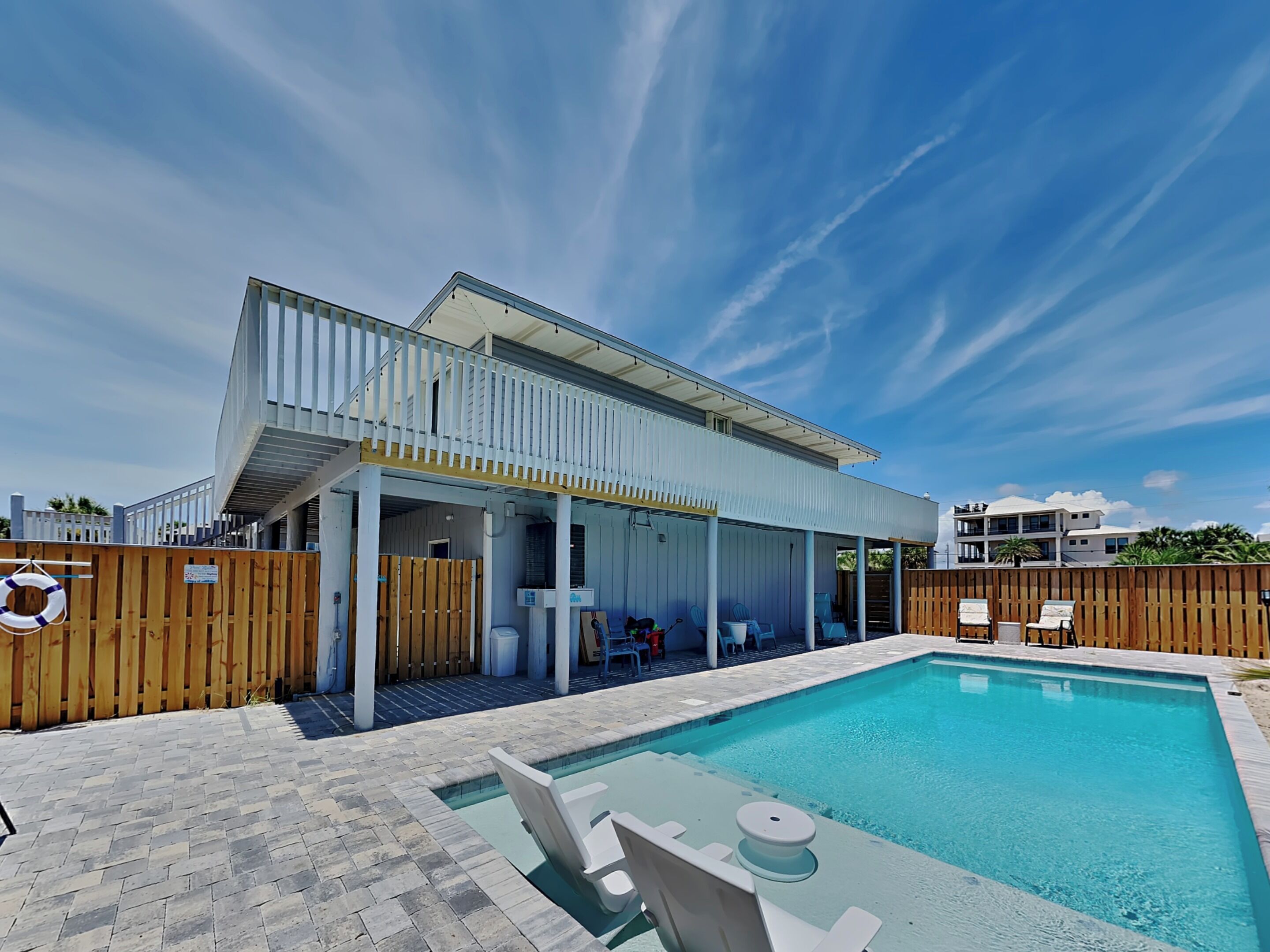 Hồ bơi ngoài trời 