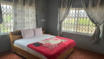 Exclusieve kamer, 1 kingsize bed, privébadkamer | 1 slaapkamer, individueel gedecoreerd, individueel gemeubileerd