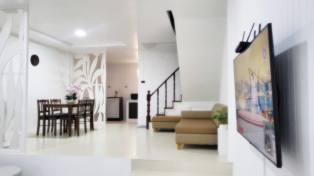 Sawasdee,free Wifi,large Home, Near Don Mueang Airport,occupy The Whole House. - Lam Luk Ka