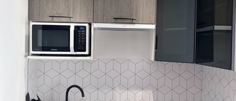 Micro-ondes, plaque de cuisson