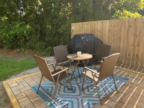 Outdoor dining - Cozy, Coastal Retreat! Minutes from Parris Island! (Port Royal)