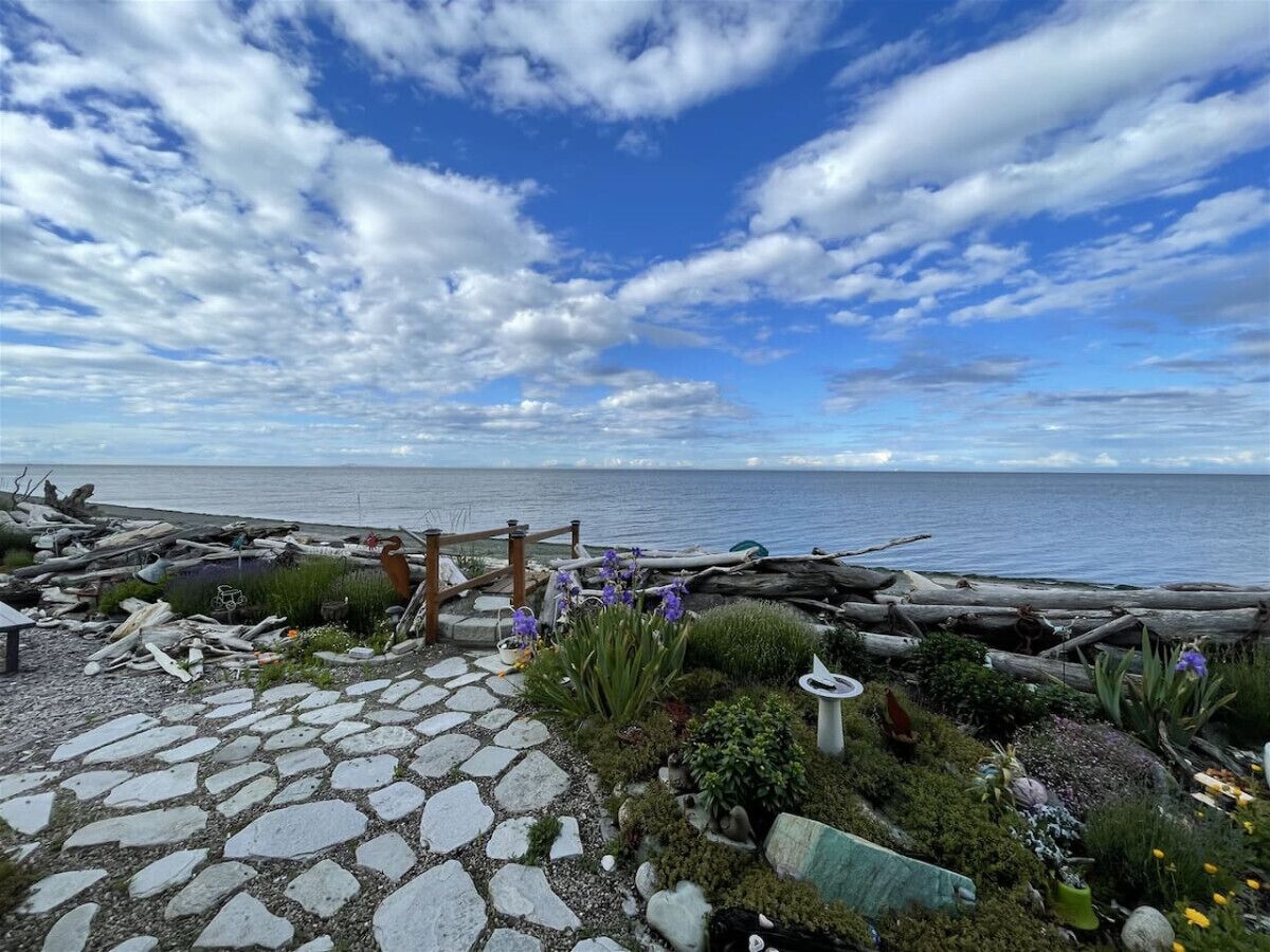 Studio By The Sea - Cozy Cottage With Fabulous Walk-Out Beach