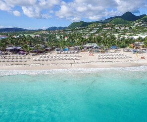 On the beach - Beachfront bliss in Orient Bay! (Collectivite de Saint-Martin)