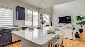 House (2 Bedrooms) | Bahagian dalam