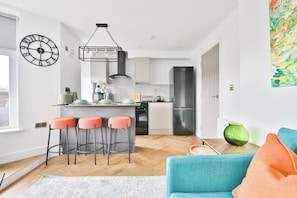 Deluxe Apartment | Dining