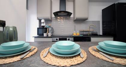 North Road New Luxe Flats with Parking