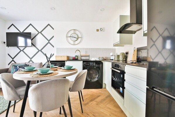 City Apartment | Dining