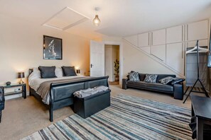 4 bedrooms, free WiFi, bed sheets - 4 Bed in Teignmouth (oc-l28419) (Teignmouth)