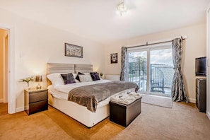 4 makuuhuonetta, ilmainen Wi-Fi, vuodevaatteet