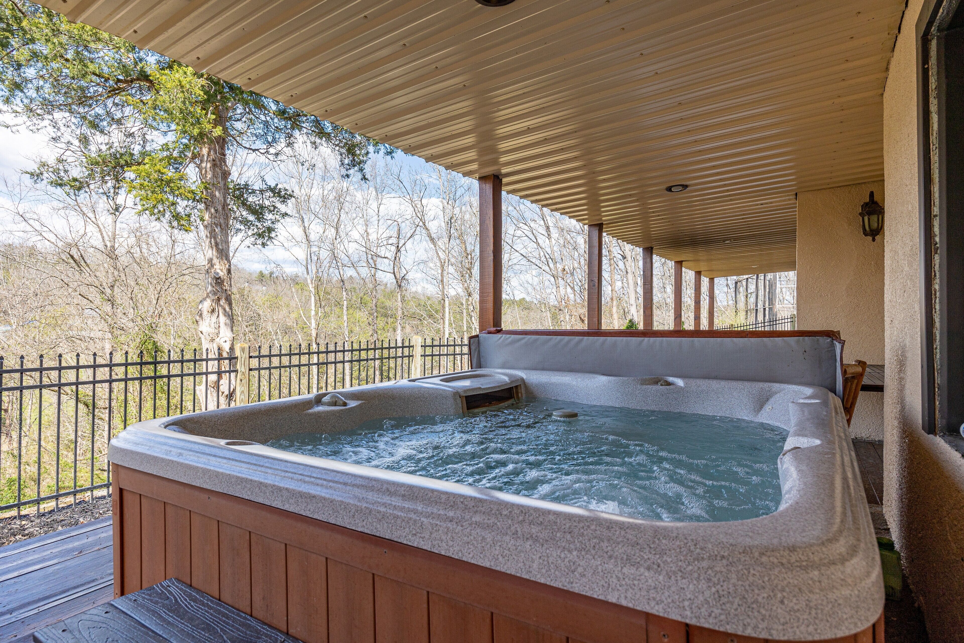 Outdoor spa tub