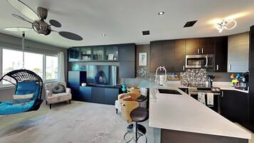 Condo (1 Bedroom) | Property amenity