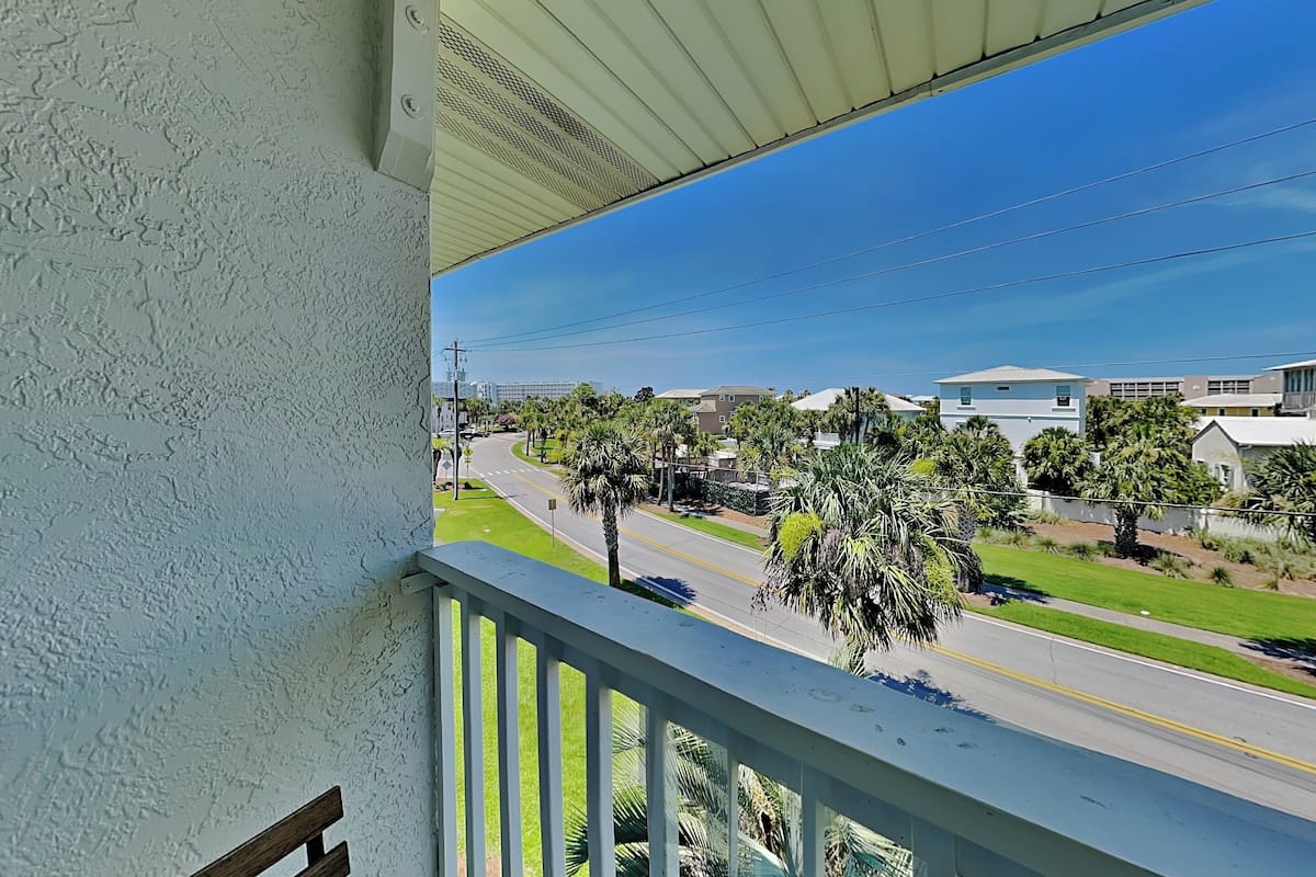 Condo (1 Bedroom) | Front of property