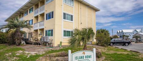 Condo (1 Bedroom) | Property amenity