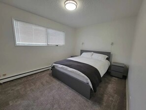 2 chambres, fer et planche à repasser, Wi-Fi gratuit, draps fournis