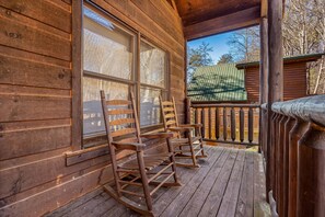 Terrace/patio - Getting Into The Vacation Groove (GATLINBURG)