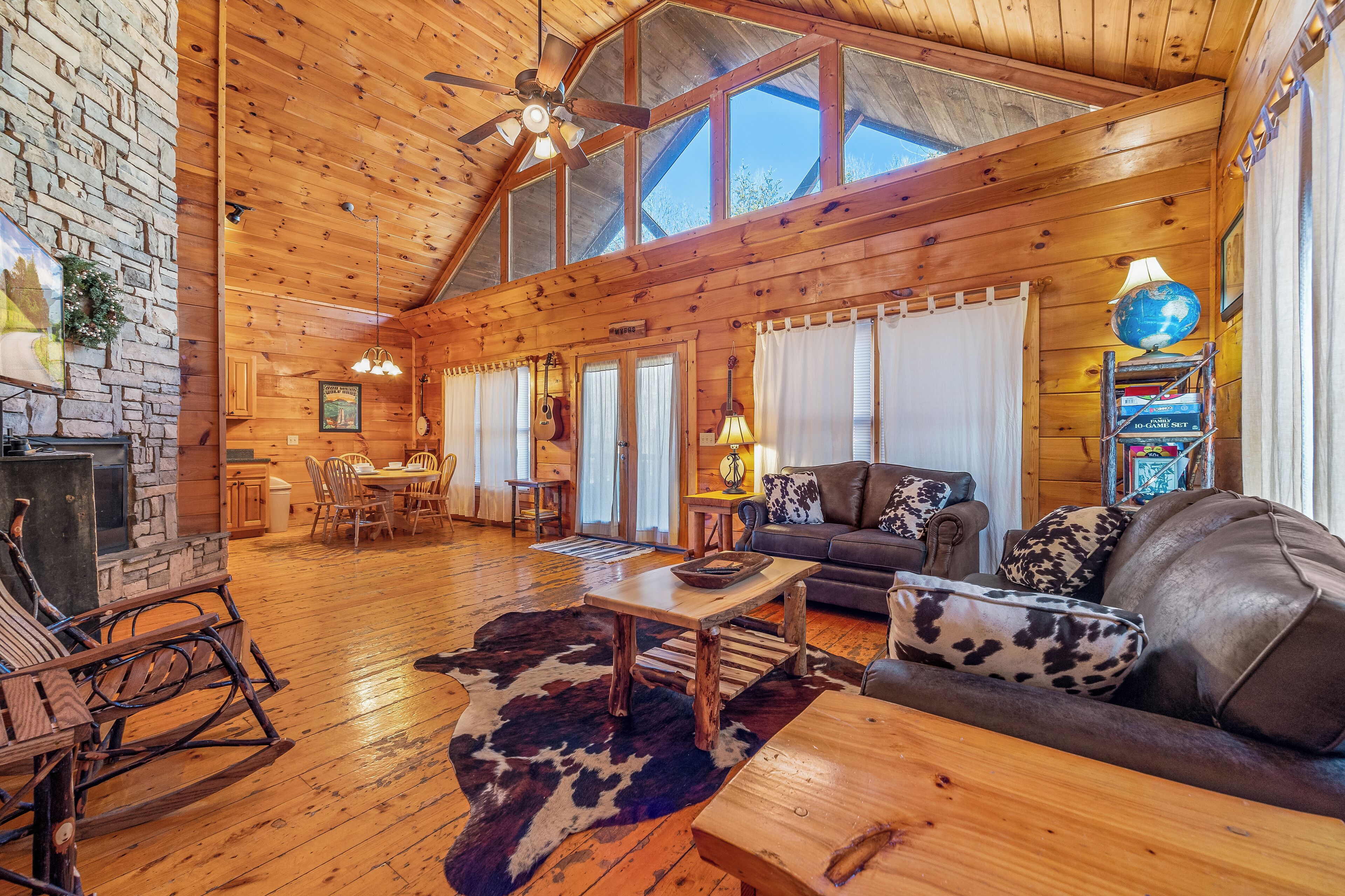 Smart TV, fireplace, DVD player