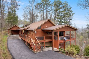 Exterior - Easy Access Roads and Easy Access Cabin (see amenities) (SEVIERVILLE)