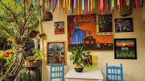 Dining - Room for 3 people, 3 blocks from 5th avenue and public beach 🏖️🏝️ (Playa del Carmen)