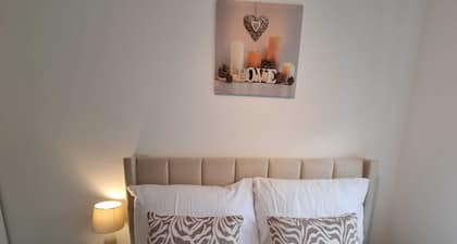 Familyfriendly- Sleeps5- Freeparking- Garden