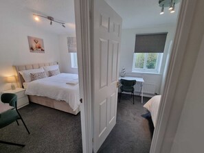 บ้านพัก | 3 ห้องนอน, เตารีด/โต๊ะรีดผ้า, Wi-Fi ฟรี, ผ้าปูที่นอน