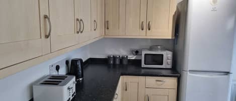 獨棟房屋 | 私人廚房 | 電冰箱、微波爐、烤箱、爐台