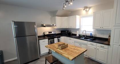Spacious, Fully-Stocked, Walking distance to Downtown