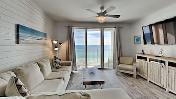 Condo, Multiple Beds, Balcony, Ocean View (Majestic Sun Fun - No Pets Allowed) | Living area