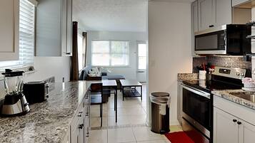 獨棟房屋, 2 張加大雙人床, 庭院 (Seashell Cottage) | 私人廚房 | 咖啡機/沖茶器