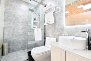 Ảnh chưa phân loại, 5 trong số 220 ảnh, nút