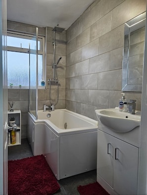 House | Bathroom