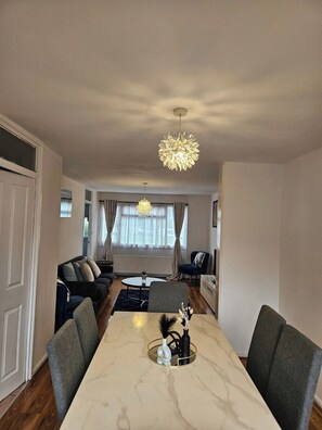 House | Dining