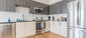 2BR | Balcony, Views, Gym | Bellevue | Sophari B