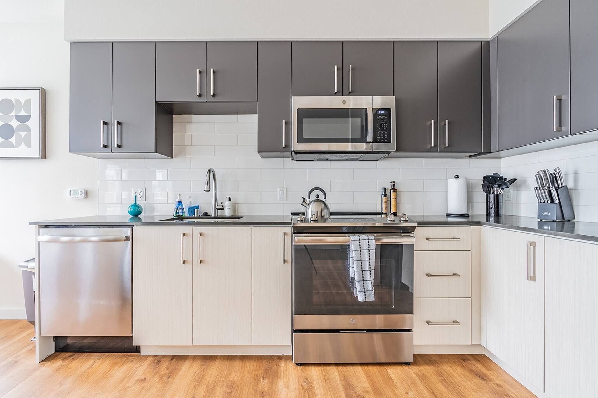 冰箱、微波炉、烤箱、炉灶