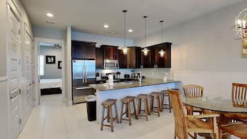 House, Multiple Beds, Pool Access, Pool View (Villa Del Carmen) | Dining