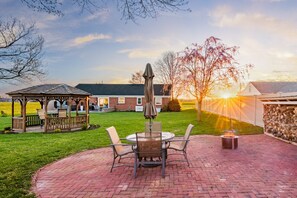 تناول الطعام بالخارج