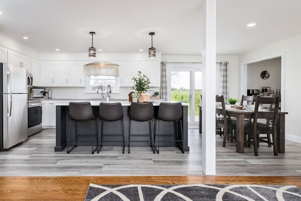 Fridge, microwave, oven, dishwasher