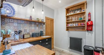 2 bedroom accommodation in Pickering